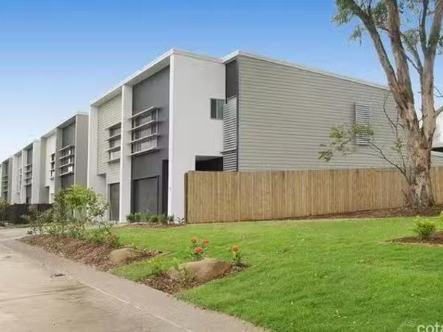 Rental! 3 BR 15/10 Lakewood Avenue, Parkinson, QLD 4115