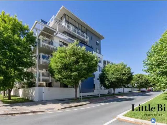 Just in! 3 BR 152/56 Eyre Street, Kingston Apartment for rent.