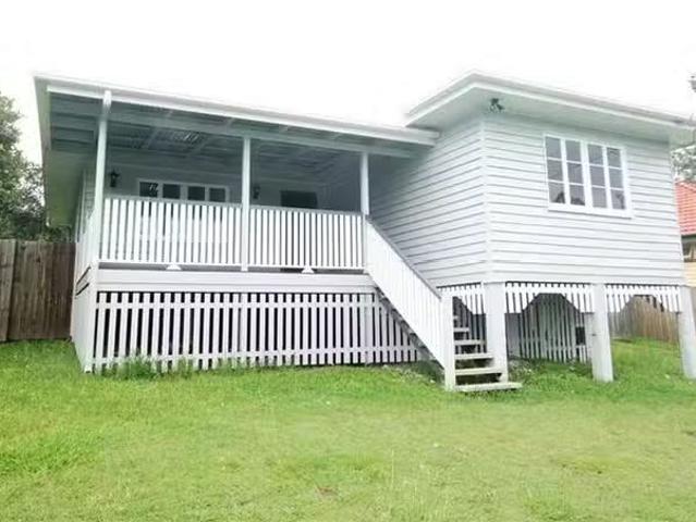 Unique 3 BR 15 Morven Street, Camp Hill, QLD 4152