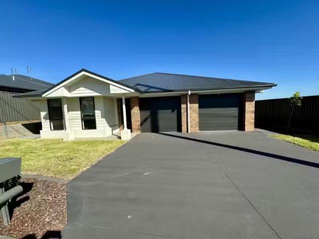 Cozy 3 BR 15 Cartwright Street, GILLIESTON HEIGHTS House for r.