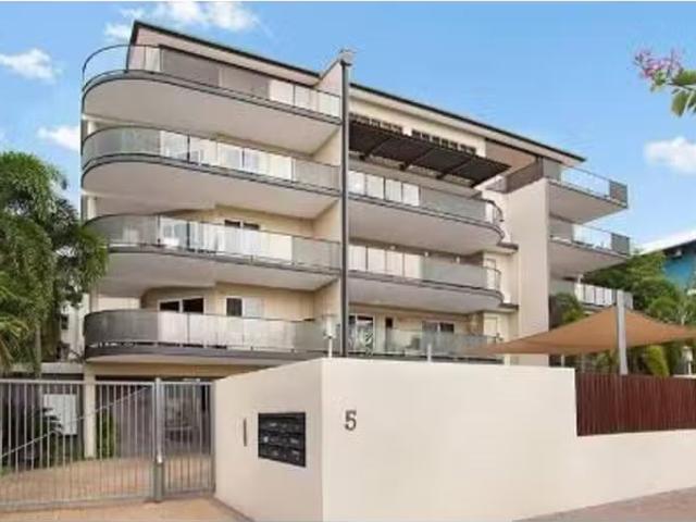 Nice 3 BR 1/5 Lambell Terrace, Larrakeyah Apartment for rent.
