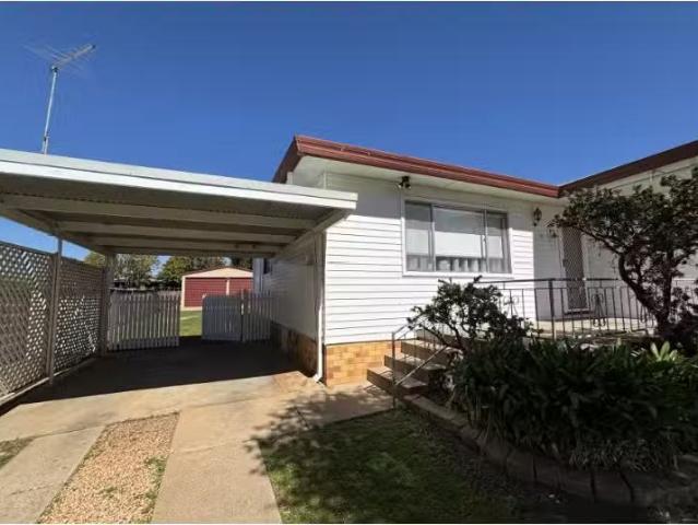 Nice 3 BR 15 Warren Street, Tamworth House for rent Listed by.