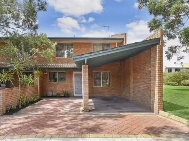 Nice 3 BR 16/1 Wylie Place, Leederville, WA 6007