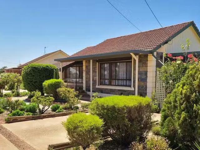 Just in! 3 BR 164 Cartledge Avenue, WHYALLA STUART, SA 5608.