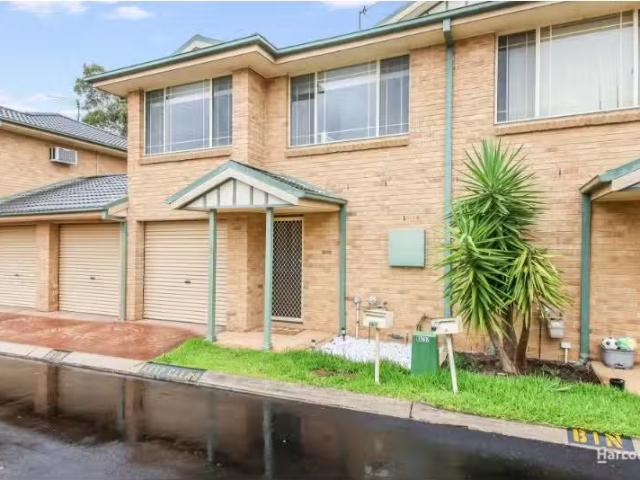 For Rent! 3 BR 16 Maddison Court, Narellan Vale Townhouse for.