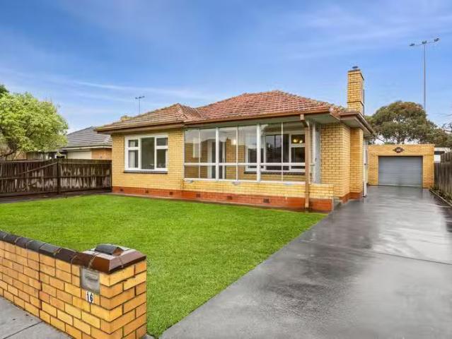 Deal! 3 BR 16 Almana Street, Bell Park, VIC 3215 House for R.