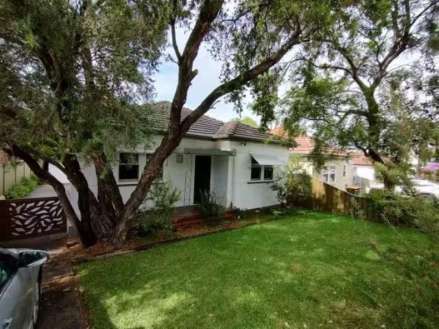 Deal! 3 BR 16 Arcadia Street, Merrylands West, NSW 2160