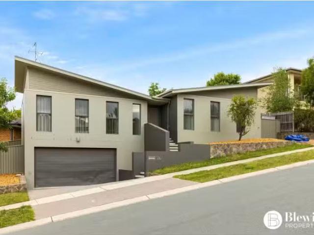 Rental! 3 BR 16 Balcombe Street, Jerrabomberra House for rent.