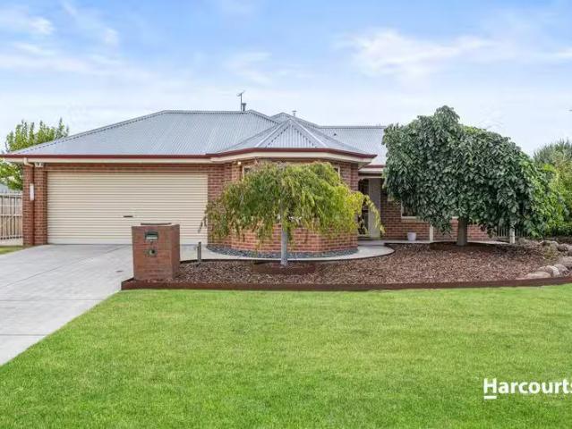 New 3 BR 16 Bronte Court, St Albans Park, VIC 3219 House for.
