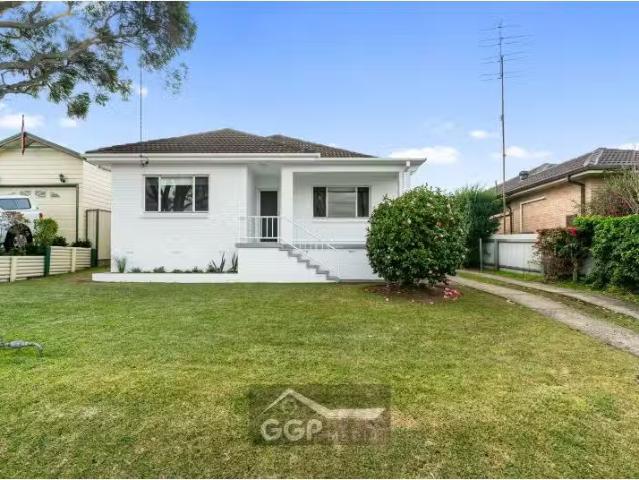 Nice 3 BR 16 Douglas Rd, Fernhill House for rent Listed by Am.