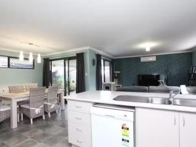 New 3 BR 16 Thaxted Street, Wellard, WA 6170