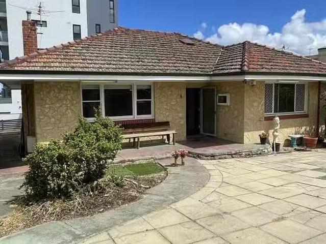 Just in! 3 BR 177 Lockhart Street, Como, WA 6152