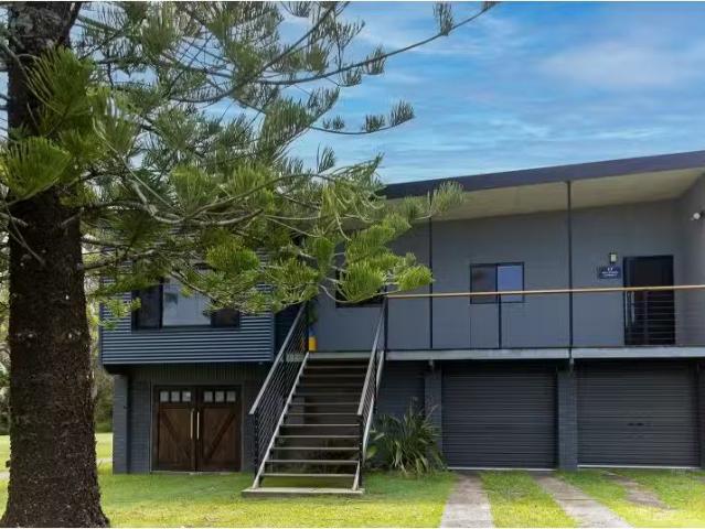 Deal! 3 BR 17 Belford Street, OLD BAR House for rent Listed b.