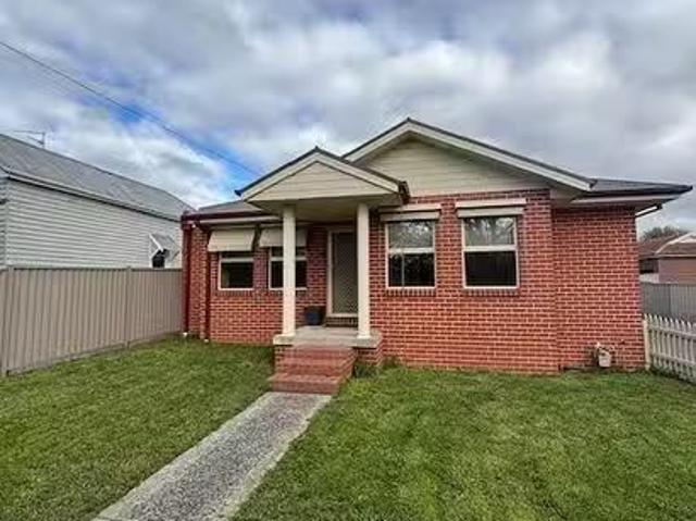 New 3 BR 1/823 Barkly Street, Mount Pleasant, VIC 3350