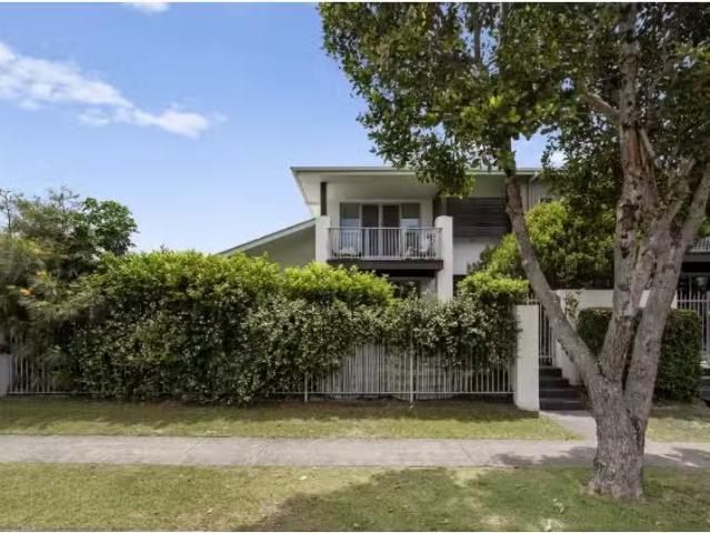 Cheap 3 BR 18/73 Hastings Road, Bogangar Townhouse for rent L.