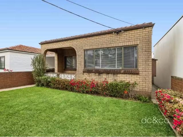 Deal! 3 BR 18 Gale Street, Concord House for rent Listed by A.