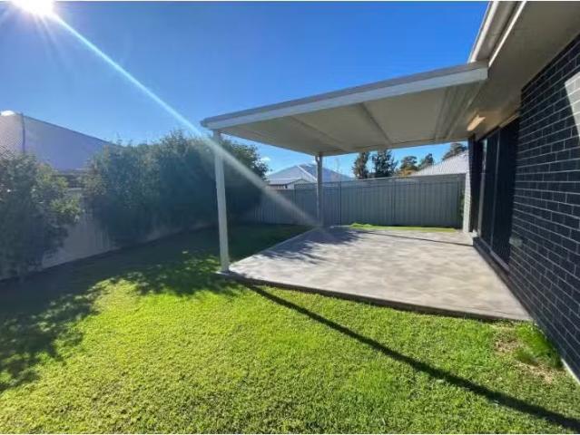 Nice 3 BR 18 Hennessy Place, Mudgee House for rent Listed by.