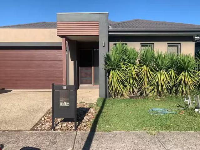 Just in! 3 BR 18 Pembury Street, CRAIGIEBURN, VIC 3064 House.