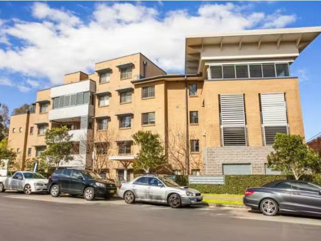Just in! 3 BR 19/18 22 Gray Street, Sutherland Apartment for r.