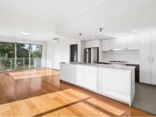 For Rent! 3 BR 19/1 Bremer Promenade, EAST PERTH Apartment for.