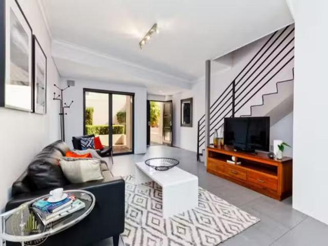For Rent! 3 BR 19/212 Railway Parade, West Leederville House f.