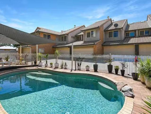 Cheap 3 BR 19/29 Tarcoola Avenue, Mooloolaba, QLD 4557