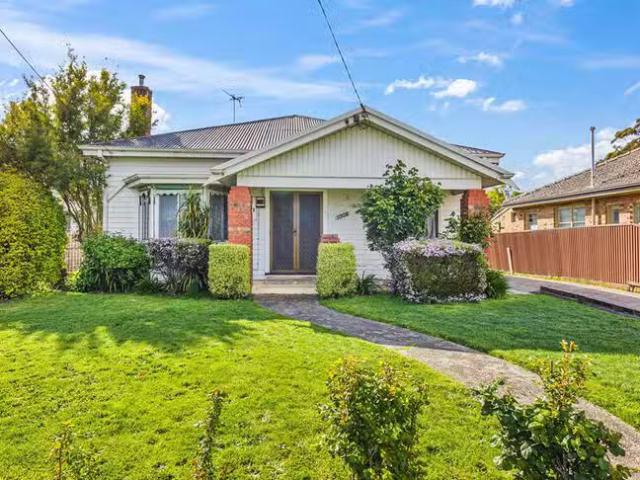 Unique 3 BR 1008 Lydiard Street North, Ballarat North, VIC 3350