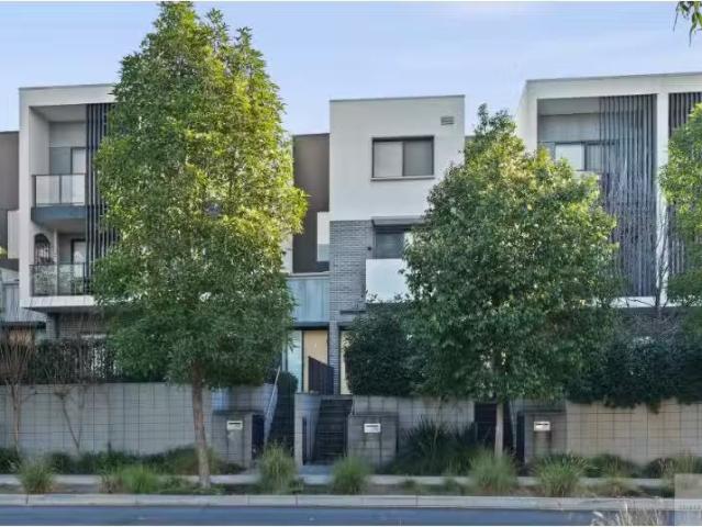 Nice 3 BR 101 Farrell Street, Edmondson Park Townhouse for ren.