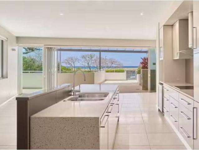 Unique 3 BR 102/108 Pacific Parade, Bilinga Apartment for rent.