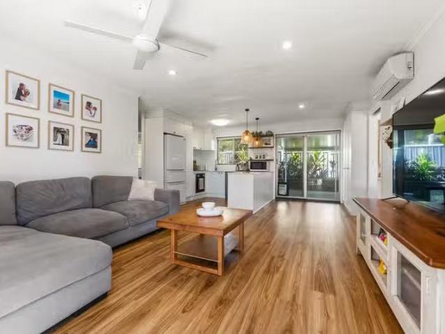 Rental! 3 BR 10/21 St Kevins Avenue, Benowa, QLD 4217 Townho.