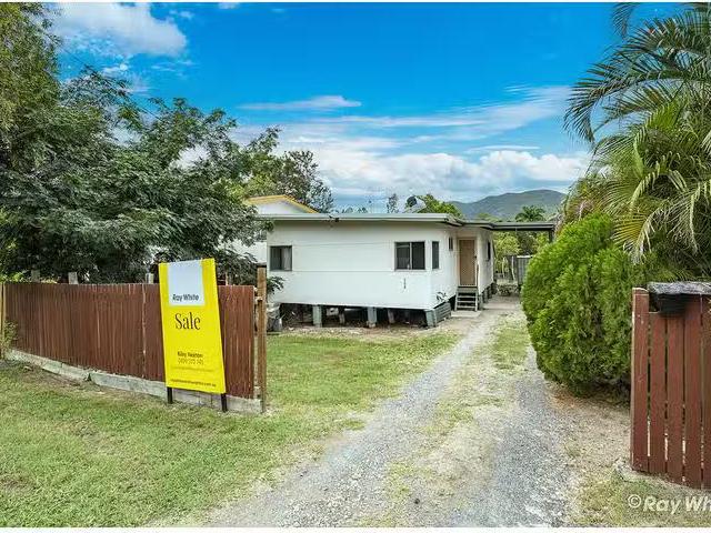 Deal! 3 BR 102 Connor Street, Koongal, QLD 4701