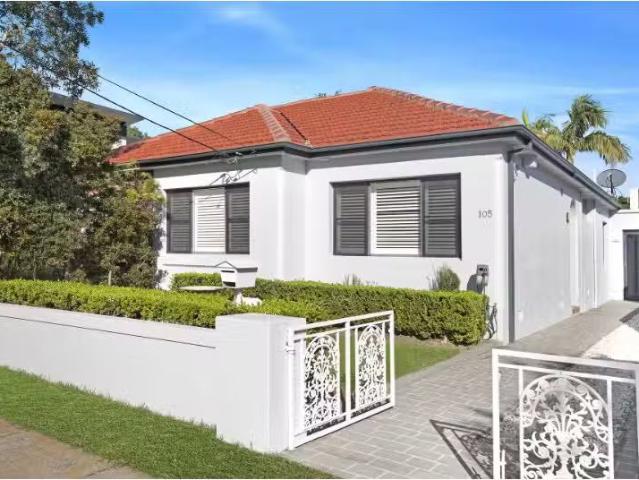Unique 3 BR 105 Holmes Street, Maroubra House for rent Listed.