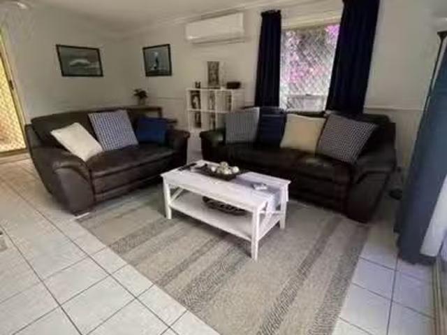 Unique 3 BR 115 Truro Street, Torquay, QLD 4655