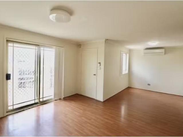 Cheap 3 BR 1/23 Ron Scott Circuit, Greenacre Townhouse for ren.