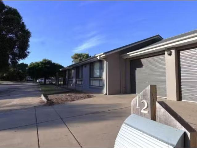 Cozy 3 BR 12 Bandera Avenue, Glenfield Park House for rent Li.