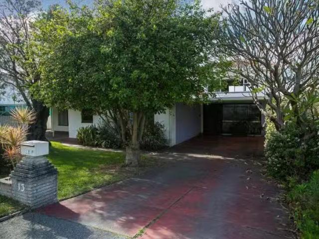 Cozy 3 BR 13 Davidson Road, Attadale, WA 6156