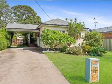 Charming 3 BR 13 Echuca Road, Empire Bay House for rent Liste.