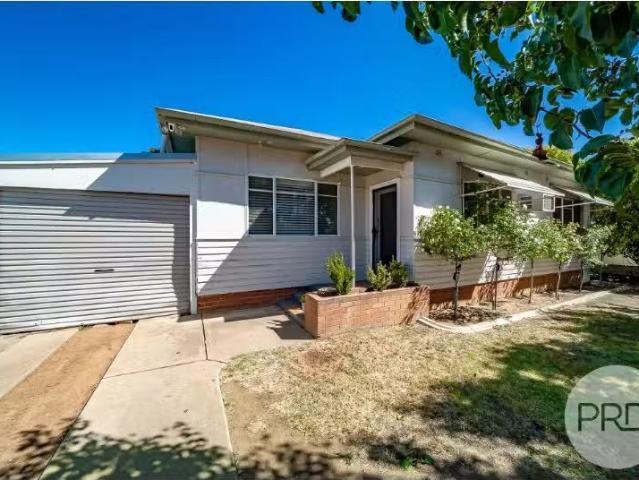 Charming 3 BR 1 Cassidy Parade, Turvey Park House for rent Li.
