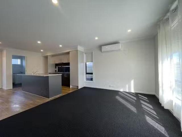 For Rent! 3 BR 1 Filwood Lane, Wollert, VIC 3750