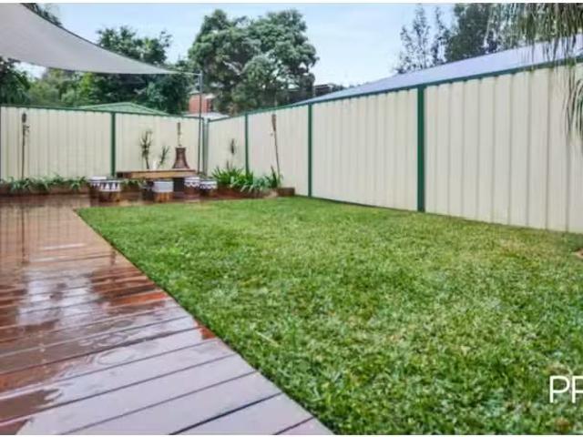 Charming 3 BR 1 Maser St, Cranebrook Apartment for rent Liste.