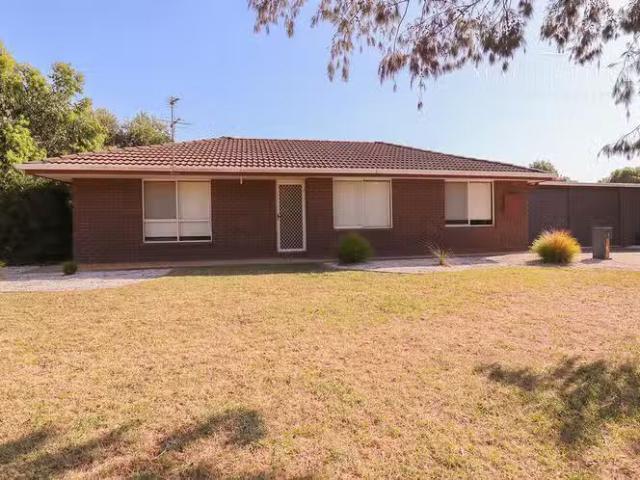 For Rent! 3 BR 1 Wiradjuri Crescent, Wagga Wagga, NSW 2650