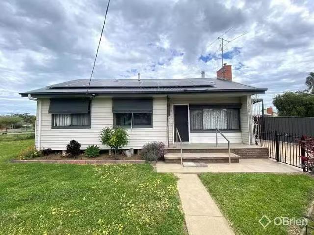 Deal! 3 BR 24 Lamont Street, Wangaratta, VIC 3677
