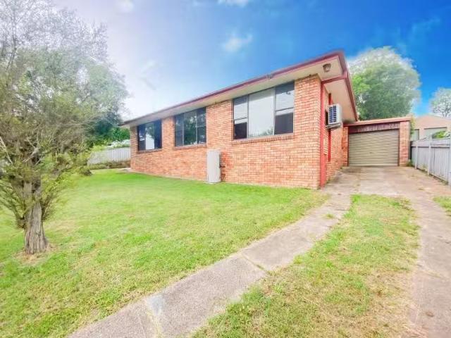Deal! 3 BR 24 Wallis Street, East Maitland House for rent Lis.