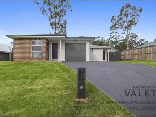 Unique 3 BR 2/58 Pillar Street, Bellbird Townhouse for rent L.