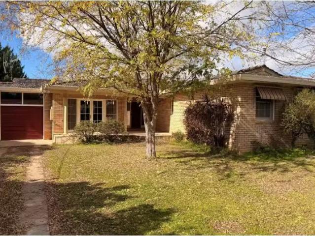 Unique 3 BR 25 Winbourne Street, Mudgee House for rent Listed.