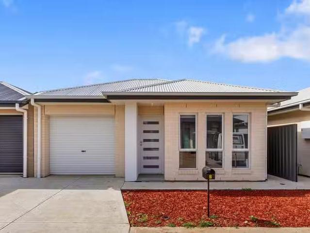 Nice 3 BR 2/6 O'connell Street, Salisbury Downs, SA 5108