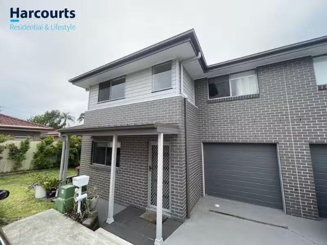 Deal! 3 BR 27/7 Stratford Avenue, CHARMHAVEN, NSW 2263 Townh.