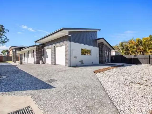 Cozy 3 BR 2/79B Boundary Street, TINGALPA, QLD 4173 House fo.