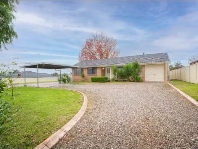 Rental! 3 BR 27 Wallaroo Rd, Buxton House for rent Listed by.
