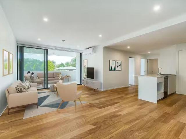 Just in! 3 BR 209/10 Curwen Terrace, CHERMSIDE, QLD 4032 Apa.